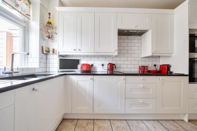Property photo 2 of 16 Kitchen