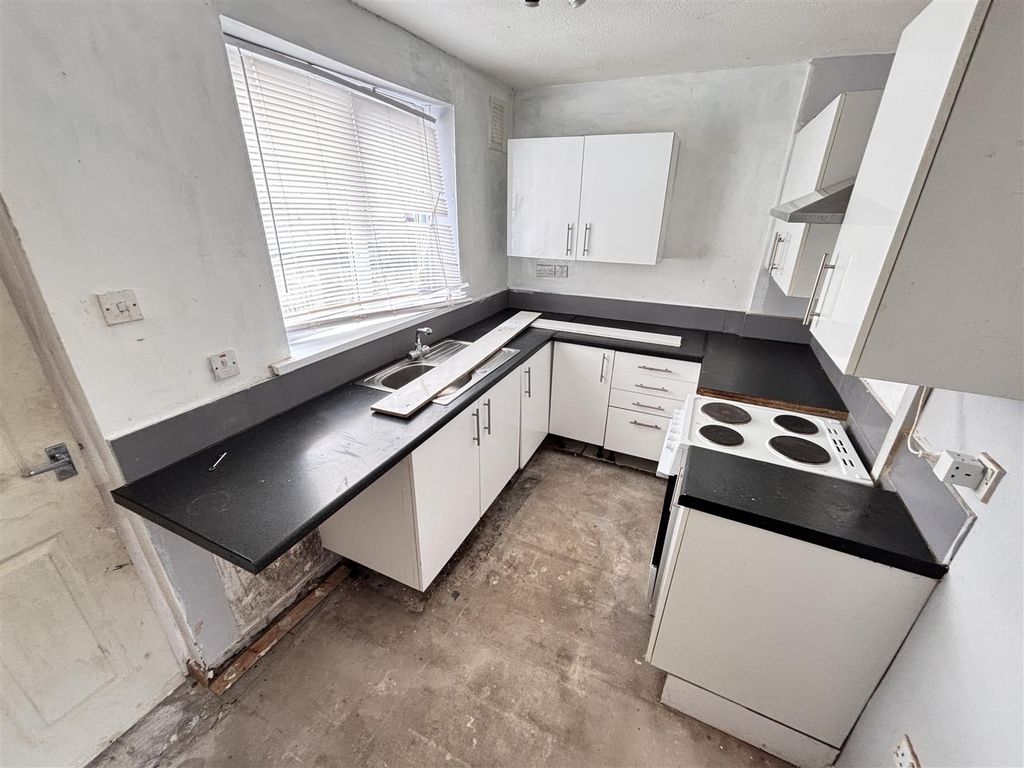 Property photo 3 of 14 Kitchen/Diner