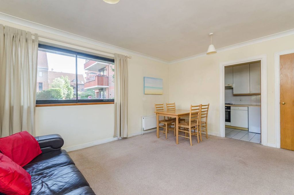 Property photo 2 of 7