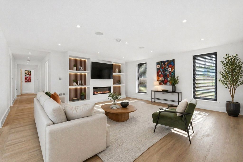 Property photo 2 of 20 Living Room