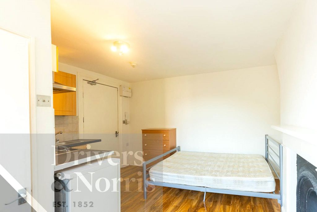 Property photo 3 of 5 Picture No. 04