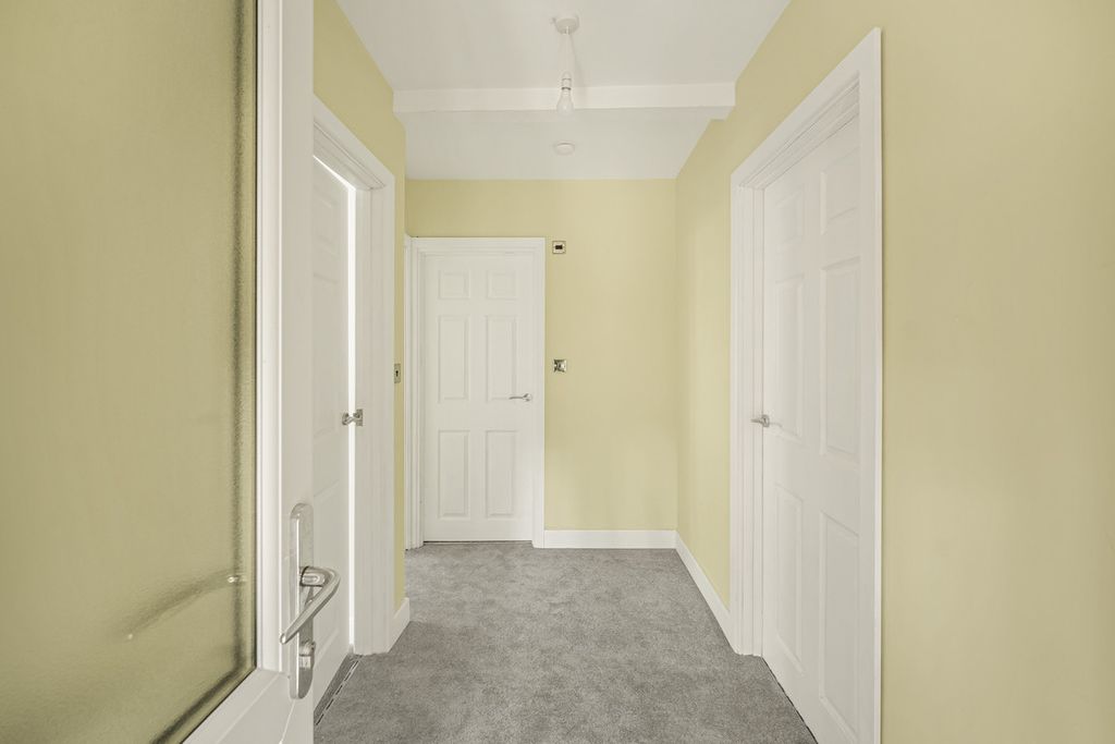 Property photo 3 of 25