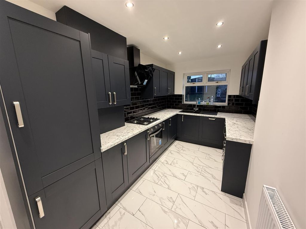 Property photo 3 of 18 Tempimagetzuw4m.Jpg
