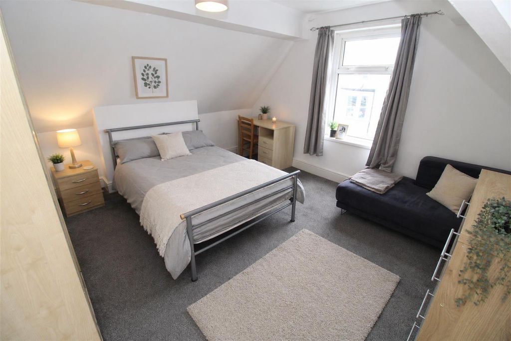 Property photo 1 of 9 F20B0Af0-3Dd6-429c-B131-Bf67F151Ac79.Png