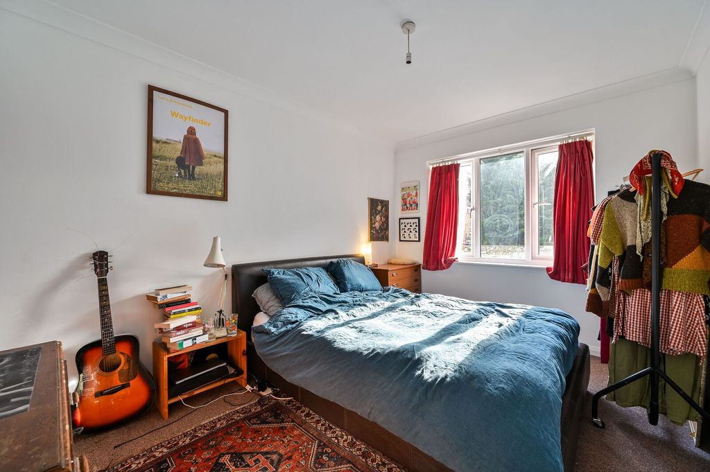 Property photo 3 of 6