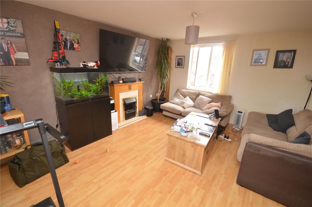 Property photo 2 of 8 Living Room