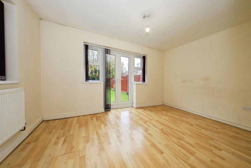 Property photo 3 of 17 Photo