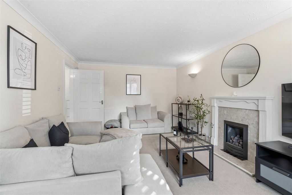 Property photo 3 of 30 22 Whitehead Drive (35 Of 35).Jpg