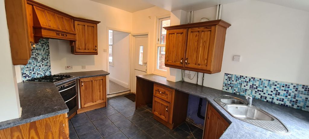 Property photo 2 of 12 Kitchen
