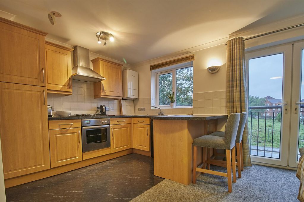 Property photo 2 of 7 Kitchen Area