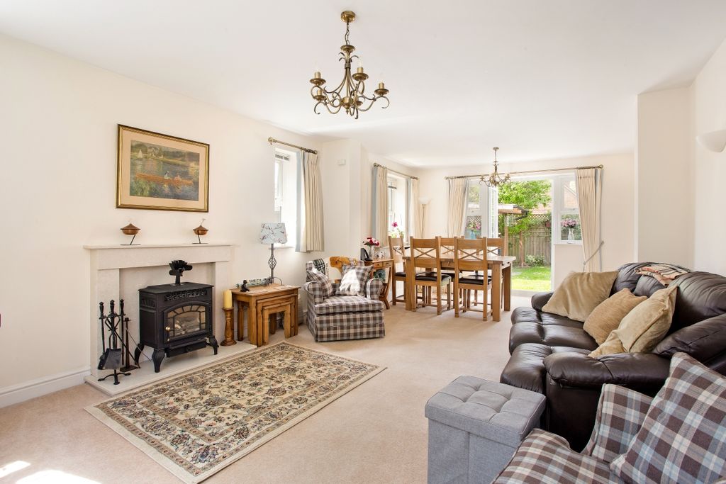 Property photo 2 of 12 1 The Sidings 296...