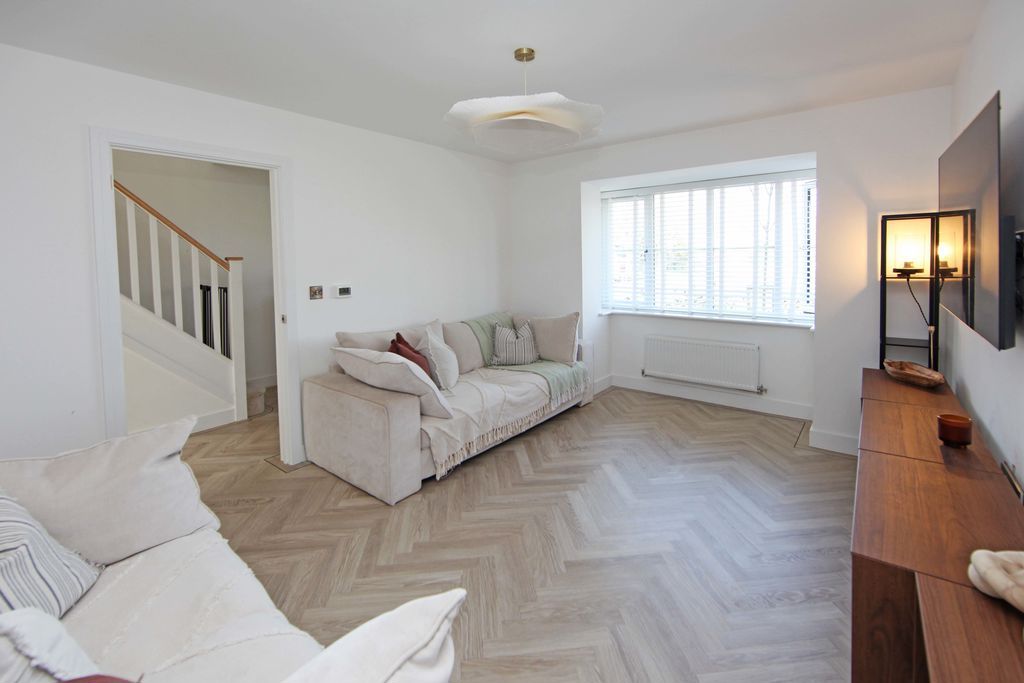 Property photo 3 of 27 Photo 5