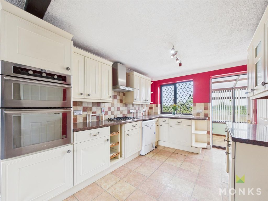 Property photo 3 of 17 Cam01348G0-Pr0650-Still007.Jpg