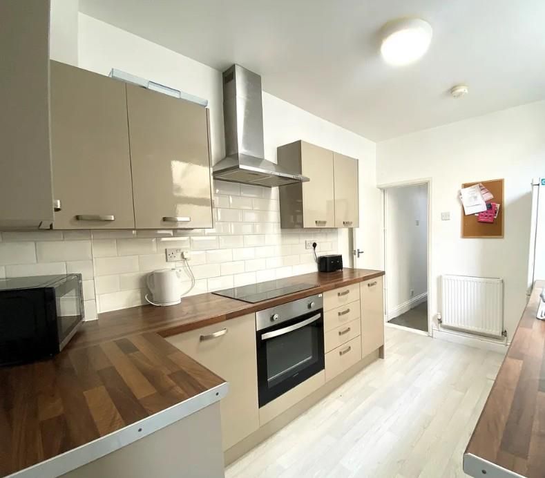 Property photo 1 of 12 Kitche.Jpg