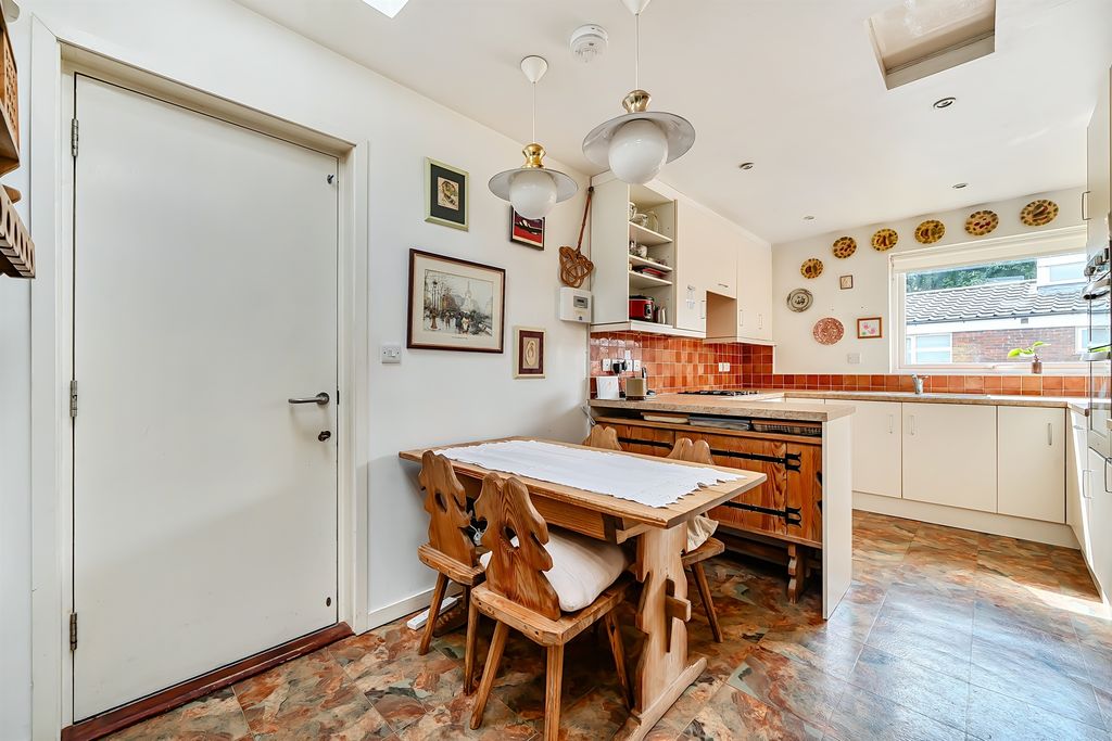 Property photo 3 of 12