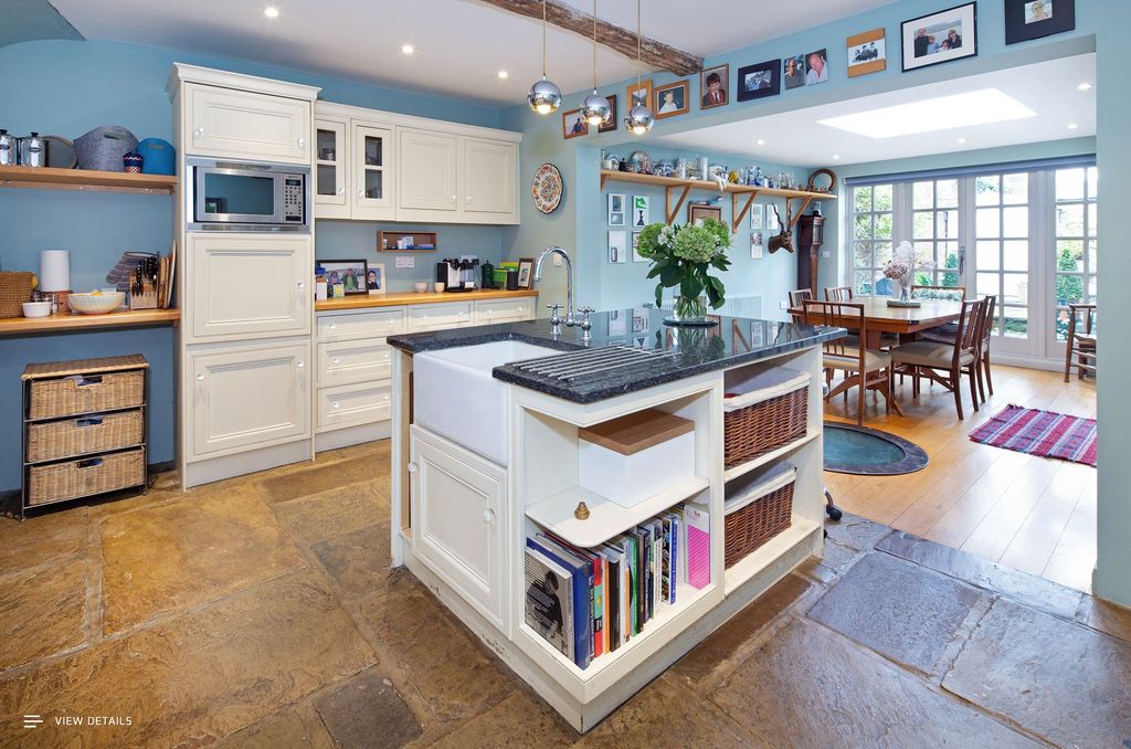 Property photo 2 of 16