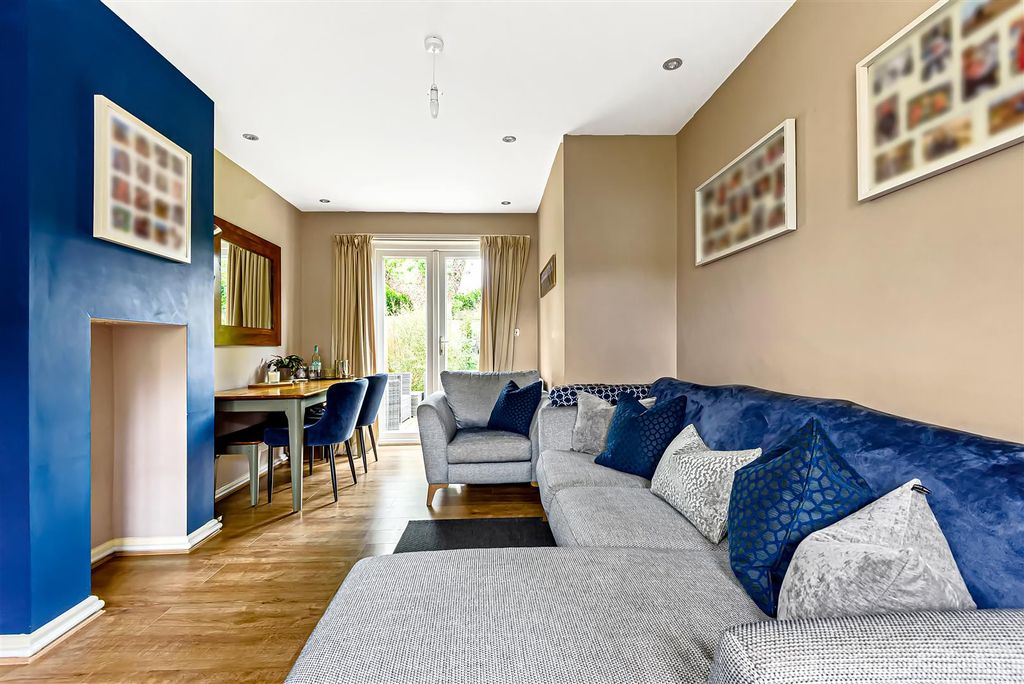 Property photo 3 of 12 3