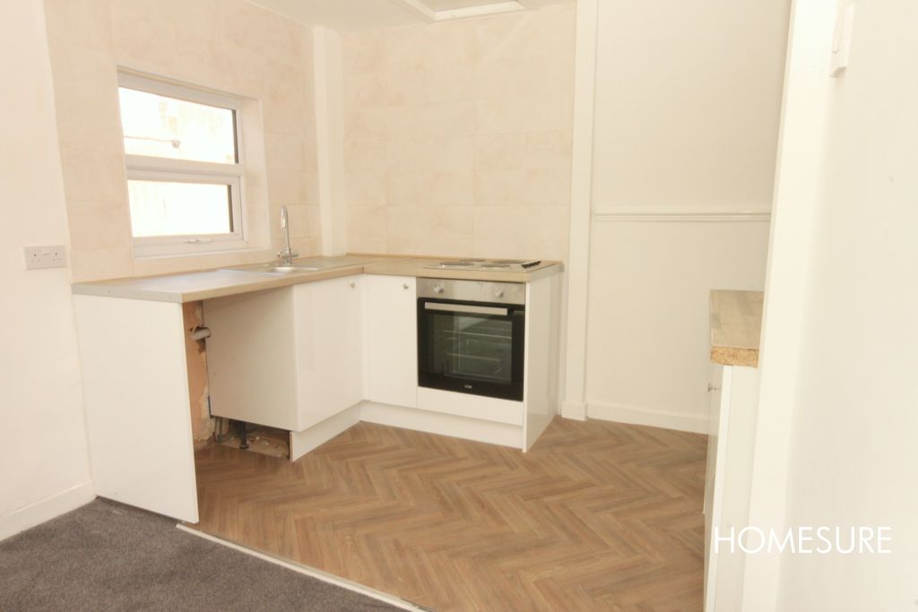 Property photo 3 of 5 Kitchen