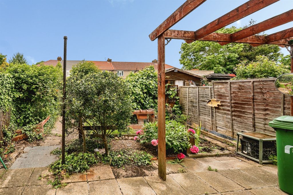 Property photo 2 of 19