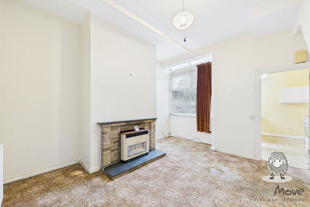 Property photo 3 of 13 9