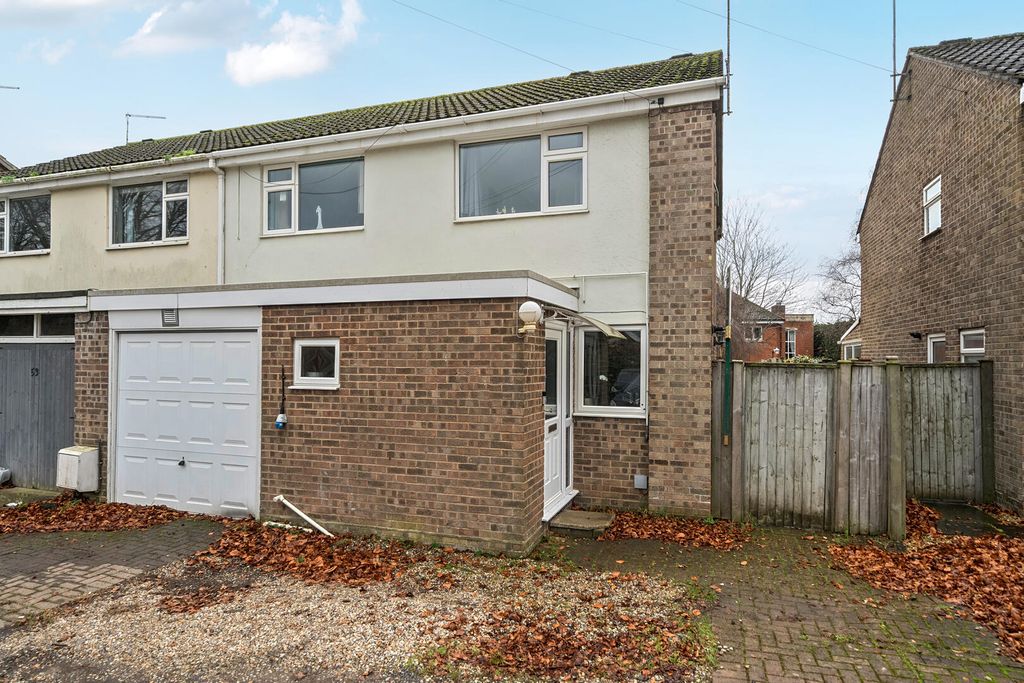 Property photo 2 of 15 Front (Exterior)