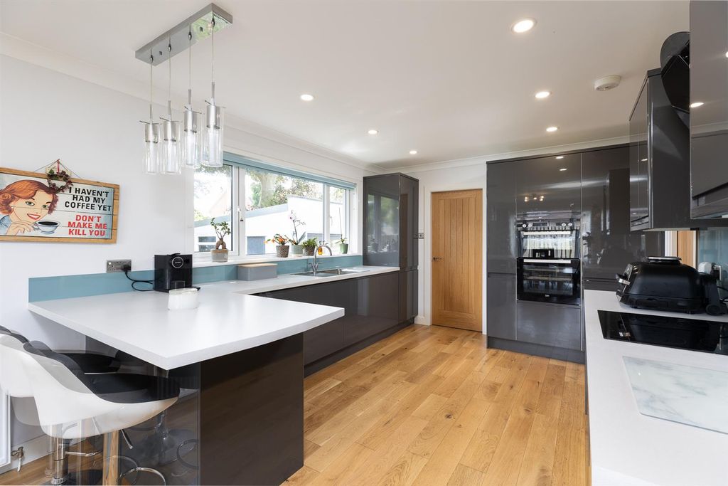 Property photo 3 of 25 4R4B7728-Edit.Jpg