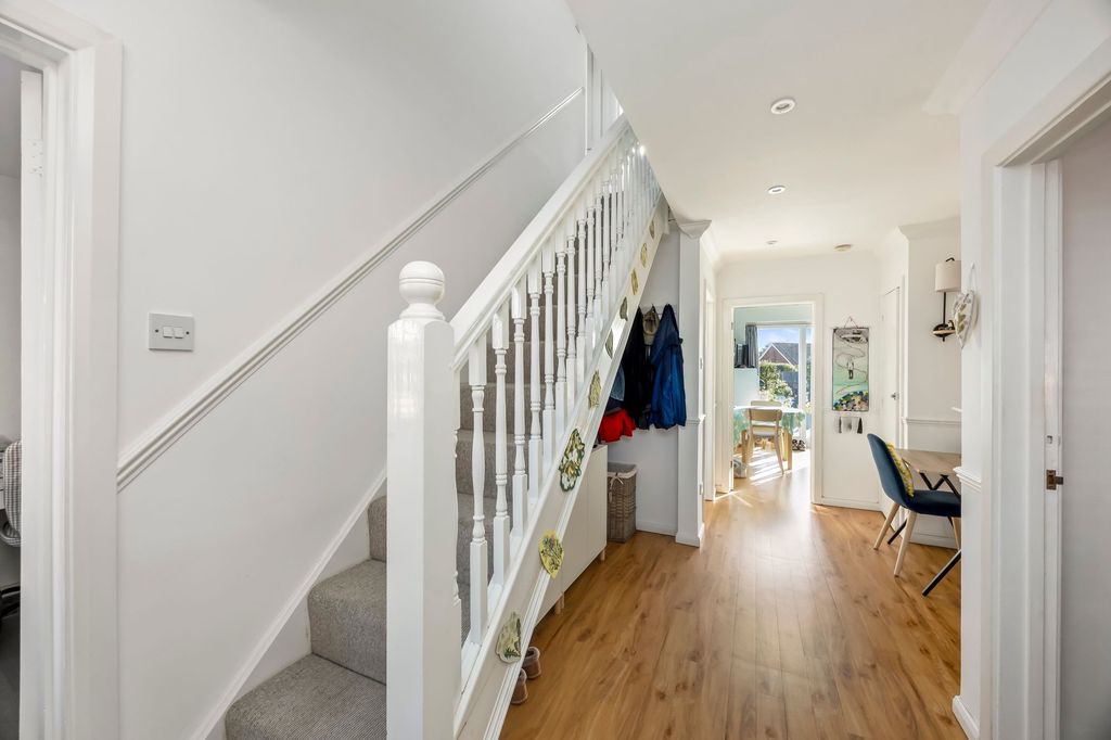 Property photo 3 of 24