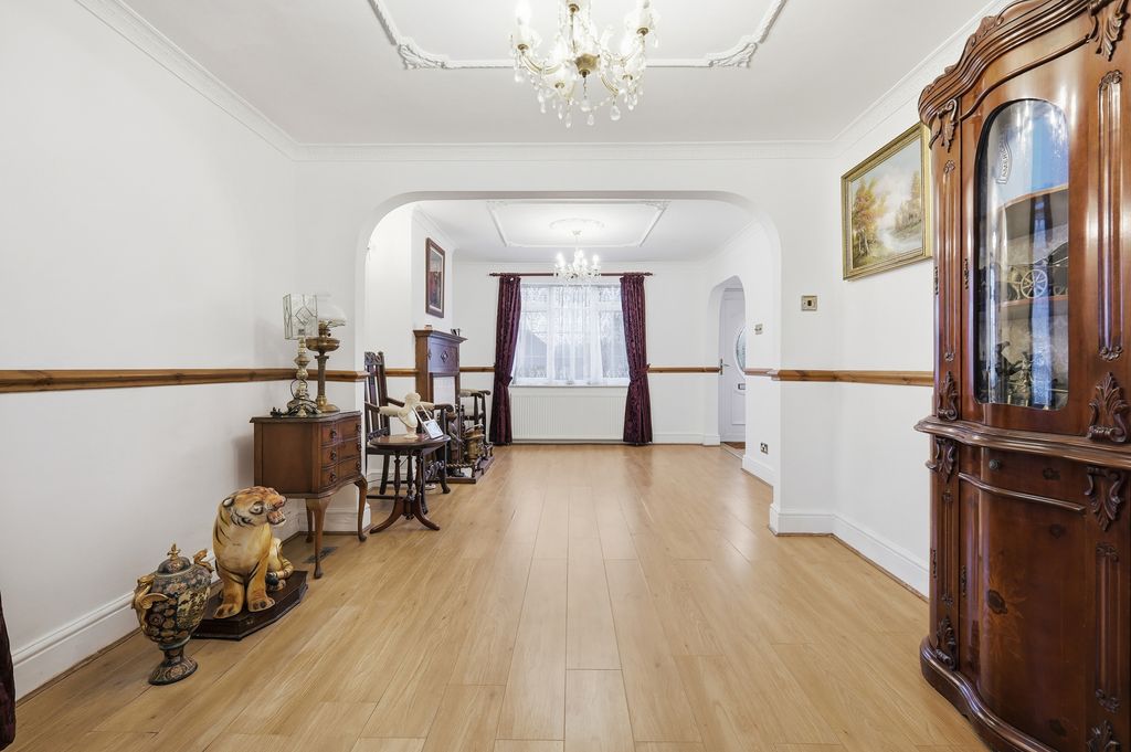 Property photo 3 of 24