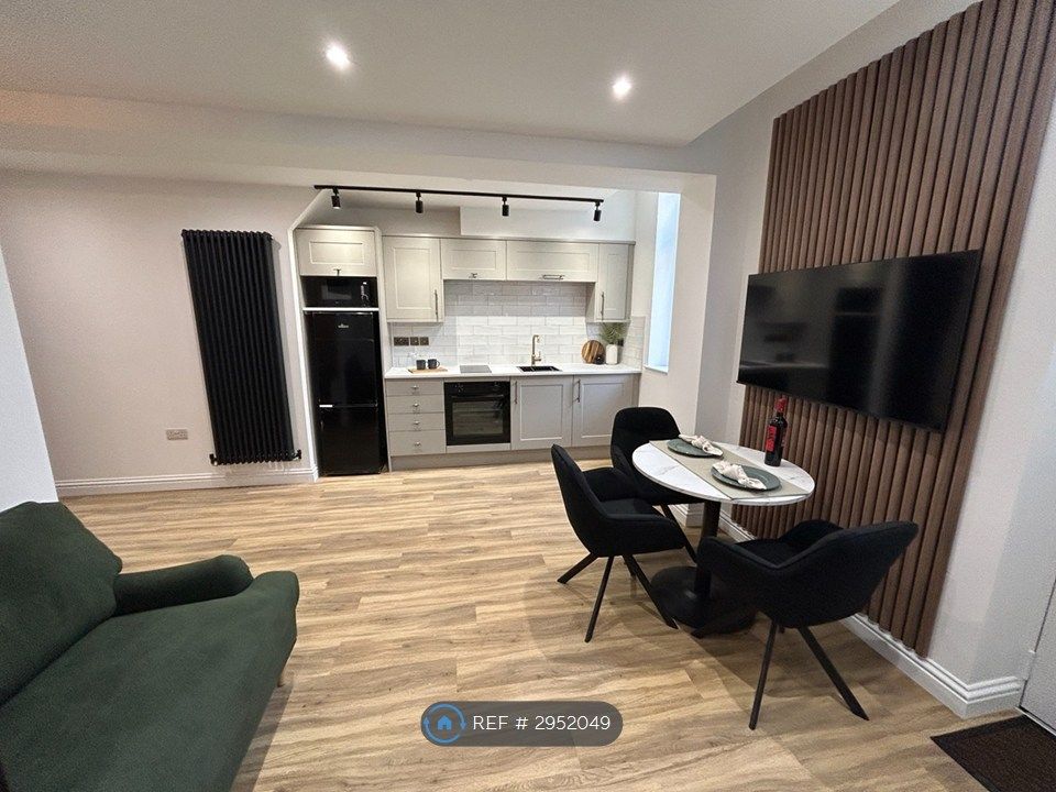 Property photo 3 of 6 Example Studio
