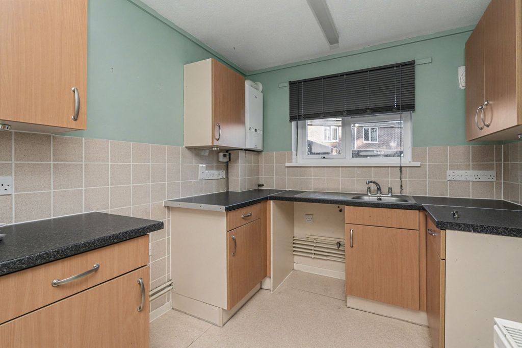 Property photo 2 of 14 43 Keepers Coombe, Bracknell, Berkshire, Rg12 0Tn