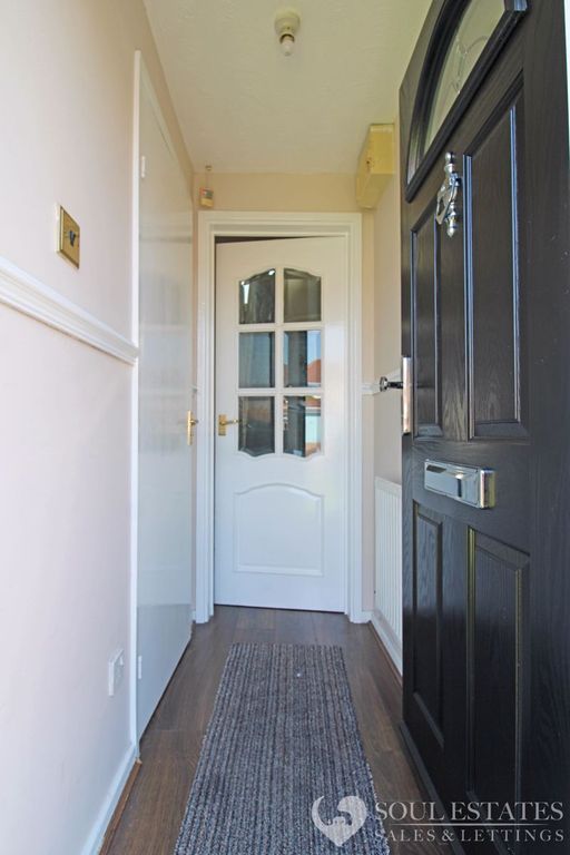 Property photo 3 of 18 Entrance