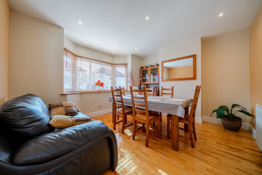 Property photo 3 of 20 1513948-12-6A9698...