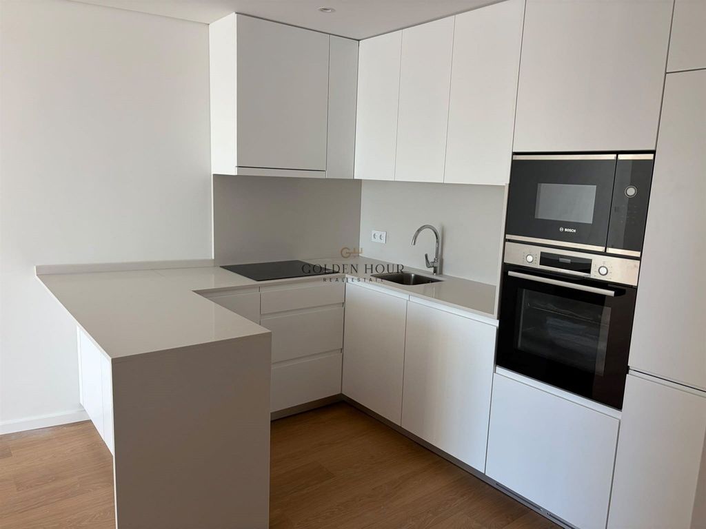 Property photo 1 of 30 Flat T2 Sell In Mafamude E Vilar Do Paraíso,Vila Nova De Gaia