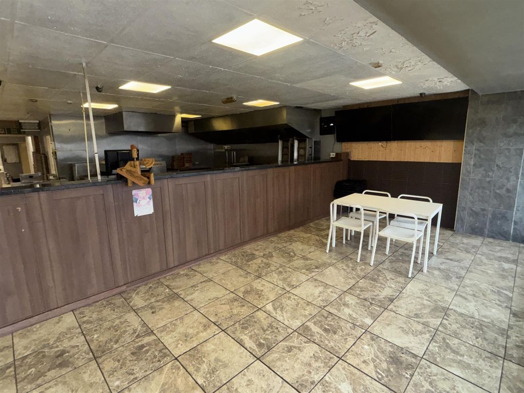 Property photo 3 of 11 Photo 2