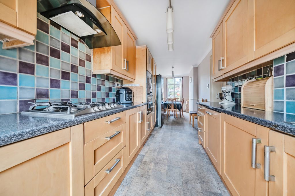 Property photo 3 of 26 Kitchen