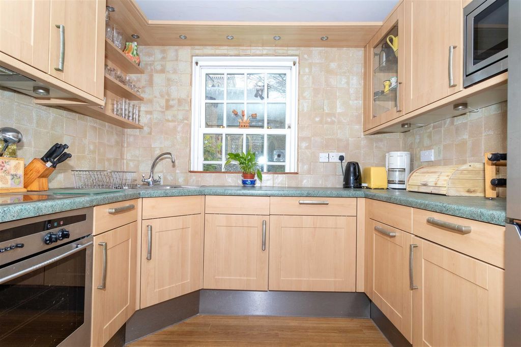 Property photo 2 of 19 Grosvenor-02N.Jpg