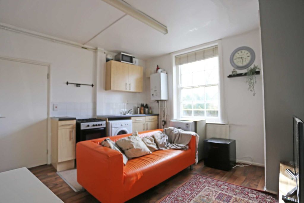 Property photo 2 of 8