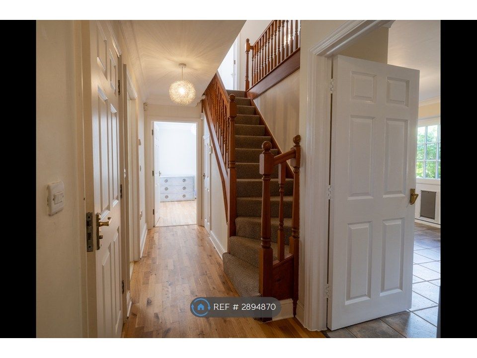 Property photo 2 of 26