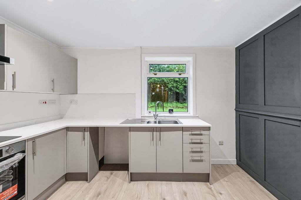 Property photo 3 of 25 5909575