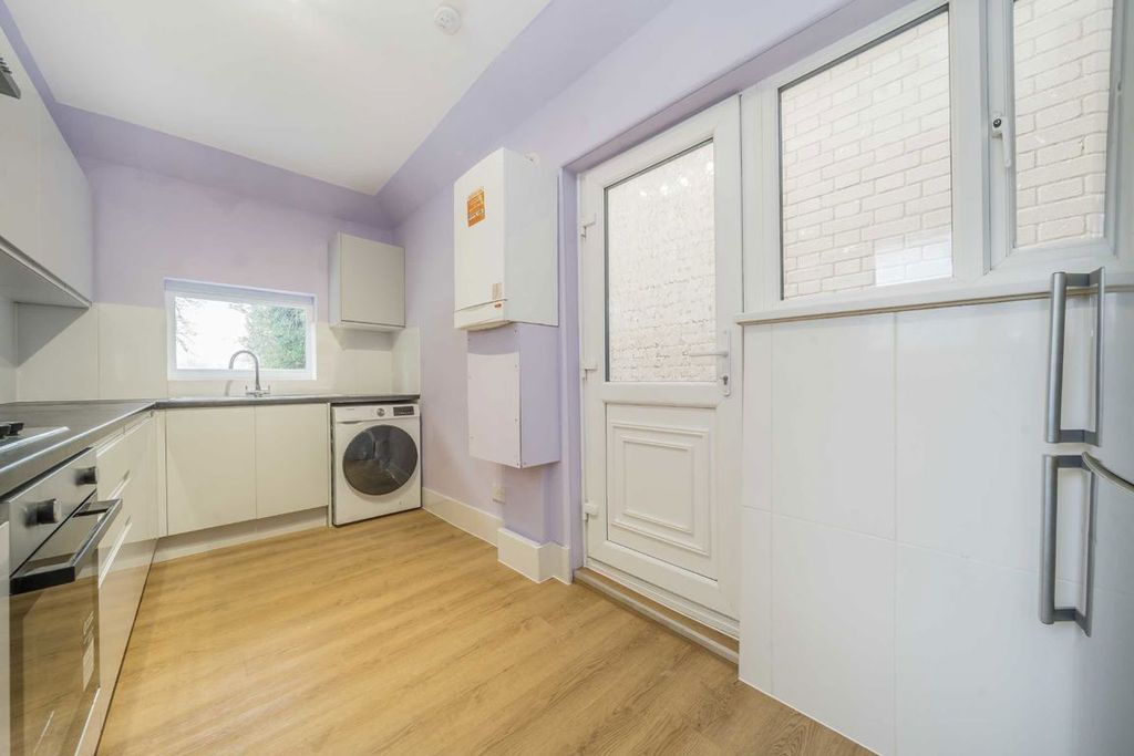 Property photo 3 of 5