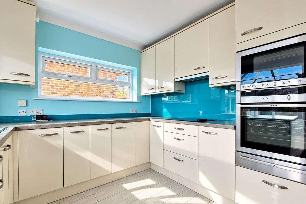 Property photo 2 of 14 Kitchen Area