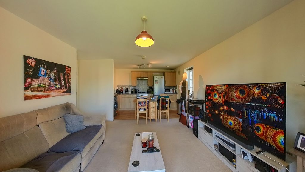 Property photo 2 of 22