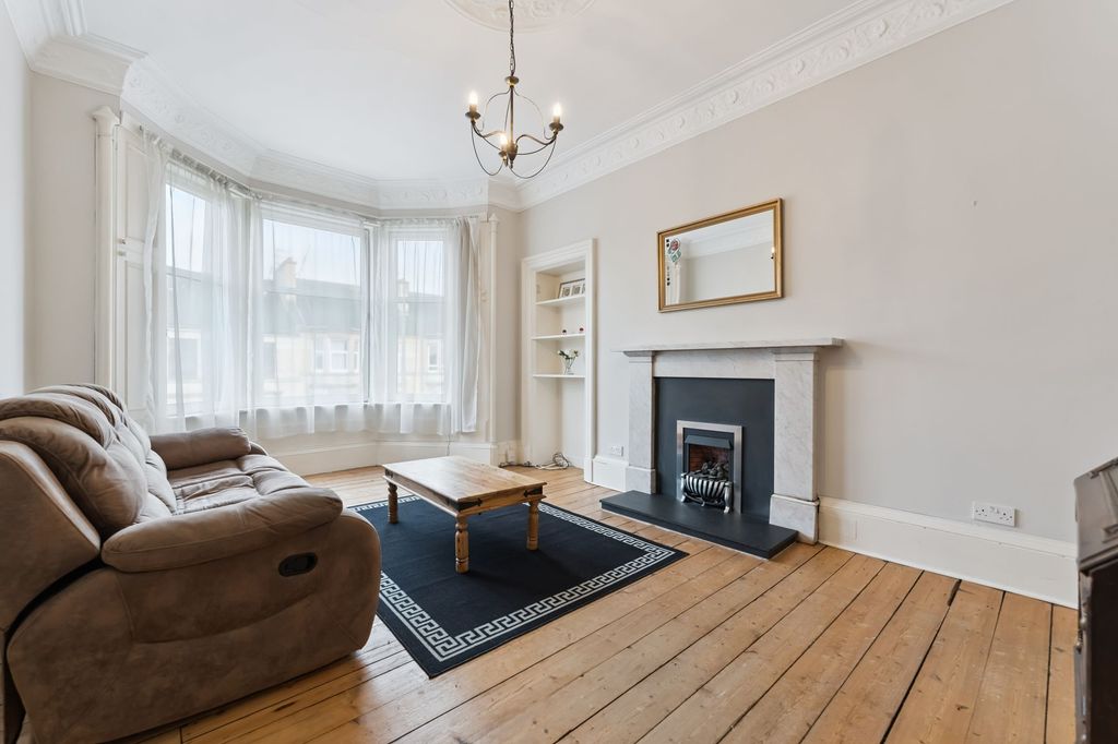 Property photo 2 of 20