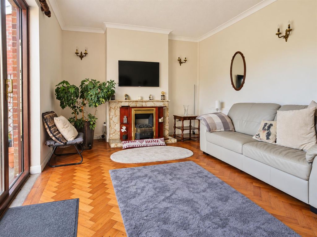Property photo 2 of 17 Ea2Ed6d1-4c17-4Df0-B3Ab-3c3892A66B0c.Png