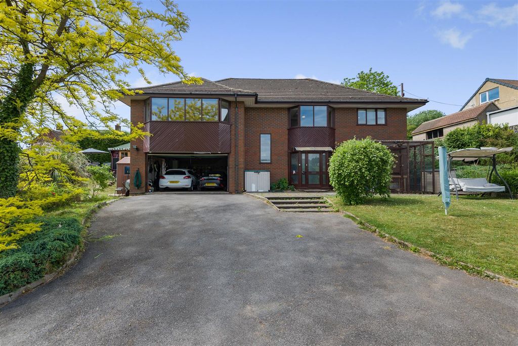 Property photo 1 of 34