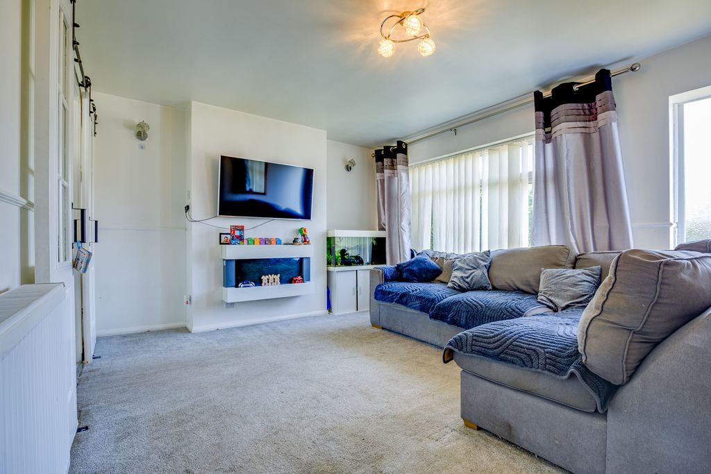 Property photo 2 of 30