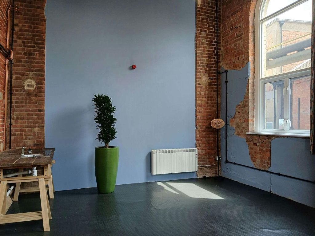 Property photo 1 of 8 Int.Jpg