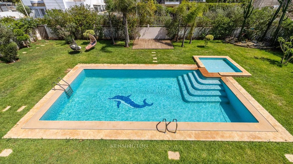 Property photo 2 of 31