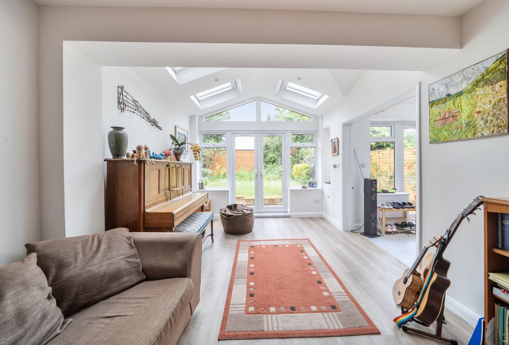 Property photo 2 of 13 1470855-20-6A201c...