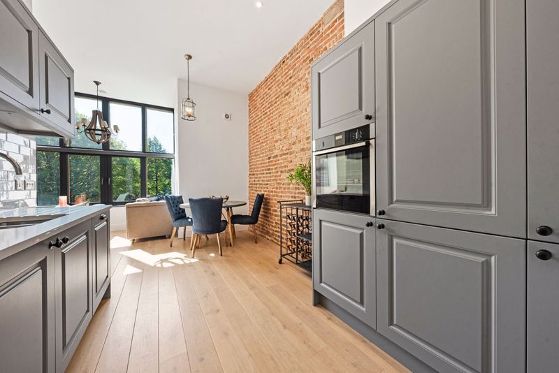 Property photo 3 of 24 Photo 14